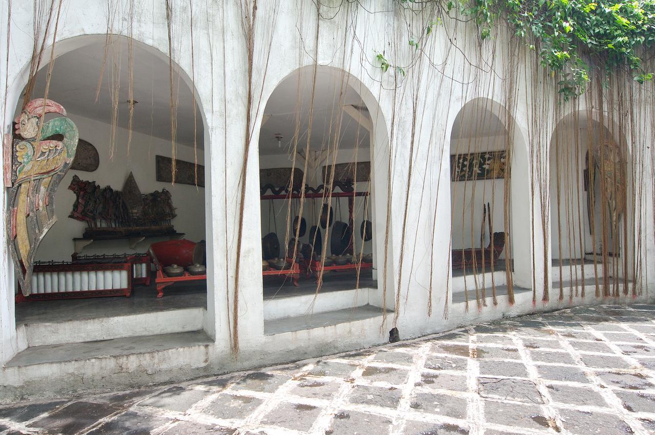 Hotel Tugu Blitar Exterior foto